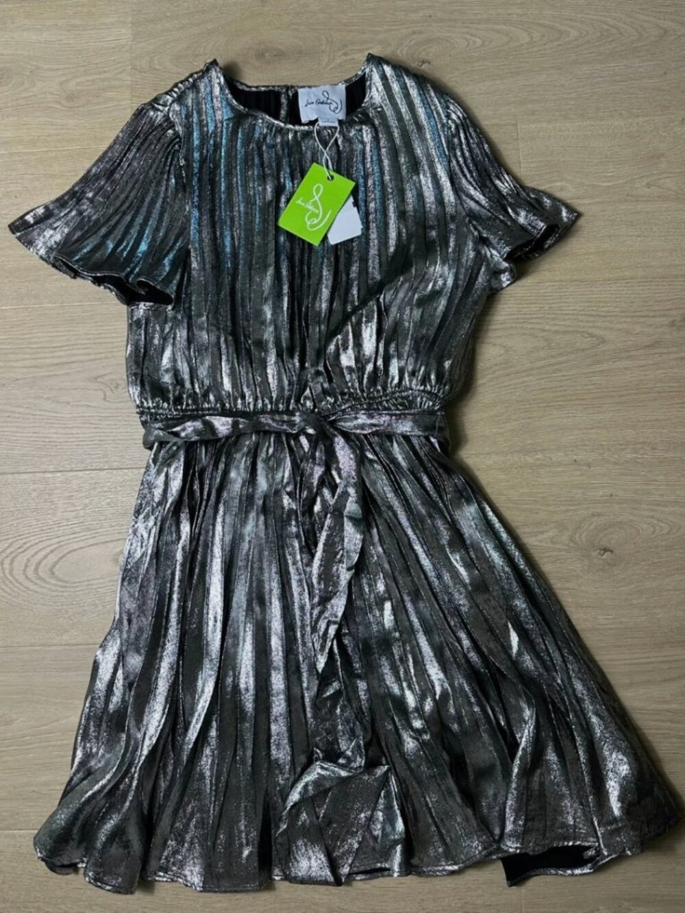 NWT Sam Edelman Silver Metallic Plissé Flutter Sleeve Mini Dress Size 6 Tie Wais